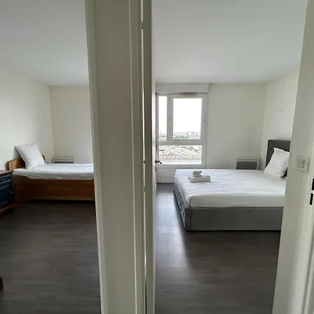 A 500m Paris, 130m2 Avec 4ch, Balcon Et Parking *