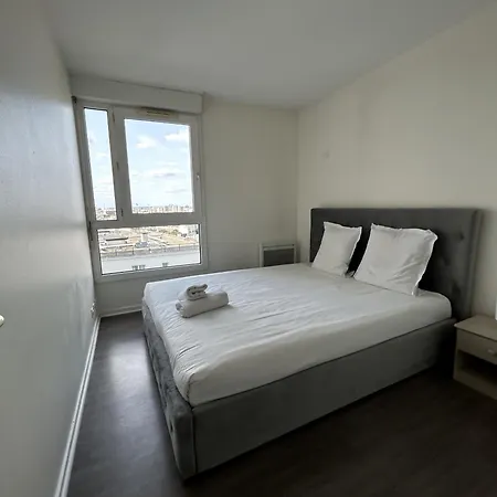 A 500m Paris, 130m2 Avec 4ch, Balcon Et Parking Apartment *