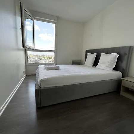 A 500m Paris, 130m2 Avec 4ch, Balcon Et Parking 公寓 勒·克里姆林·比塞特